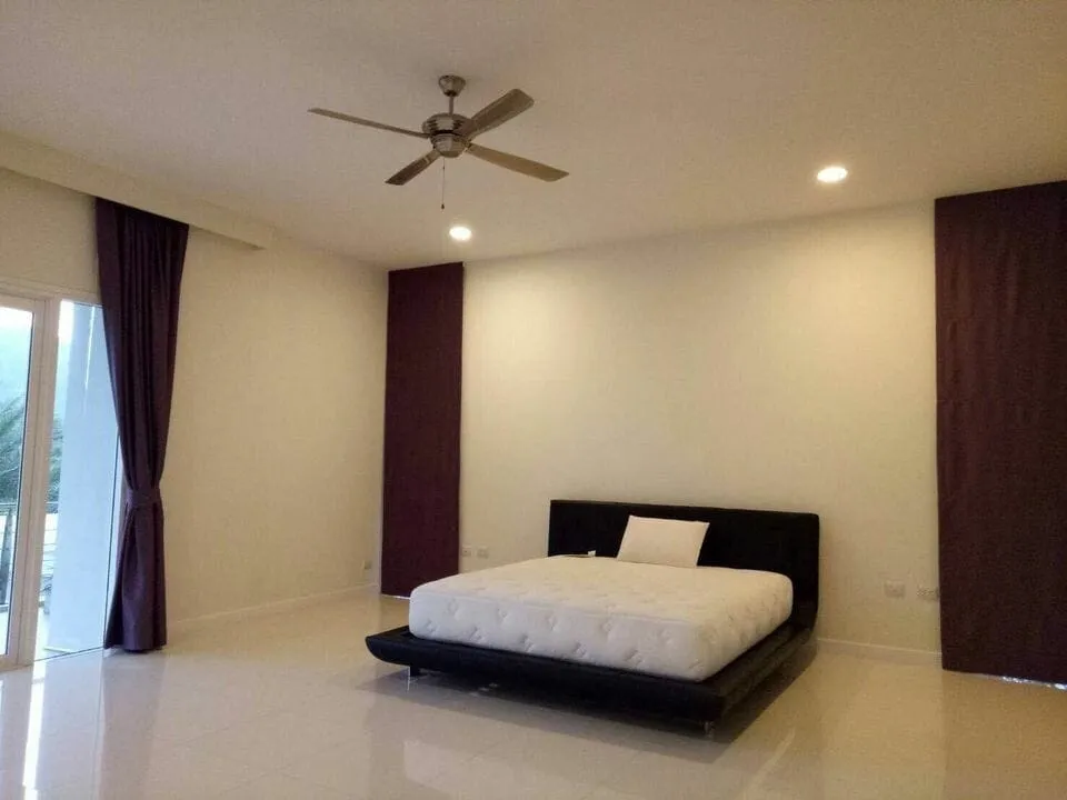 Large garden 4 bedroom villa with private pool for rent in Kathu — Thumbnail 2