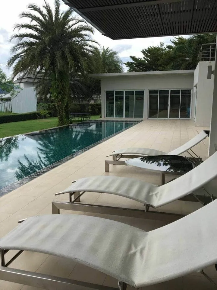 Large garden 4 bedroom villa with private pool for rent in Kathu — Thumbnail 4