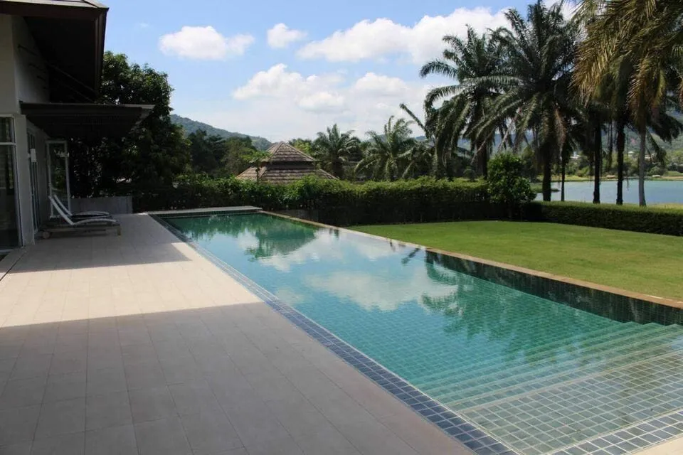 Large garden 4 bedroom villa with private pool for rent in Kathu — Thumbnail 5
