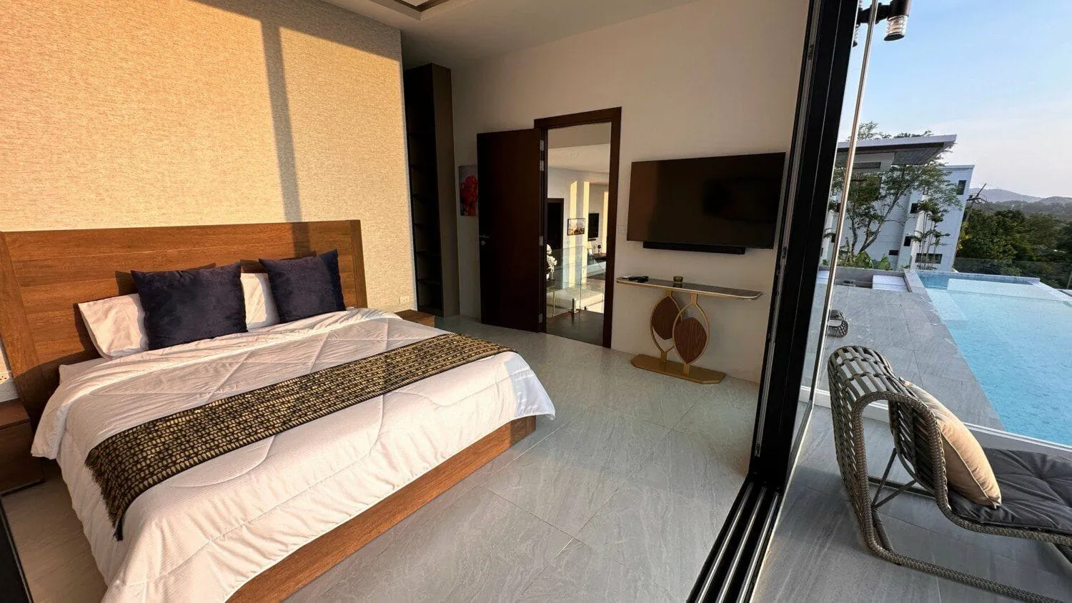 Luxury Sea View 4 bedroom with private pool villa in Layan — Thumbnail 12