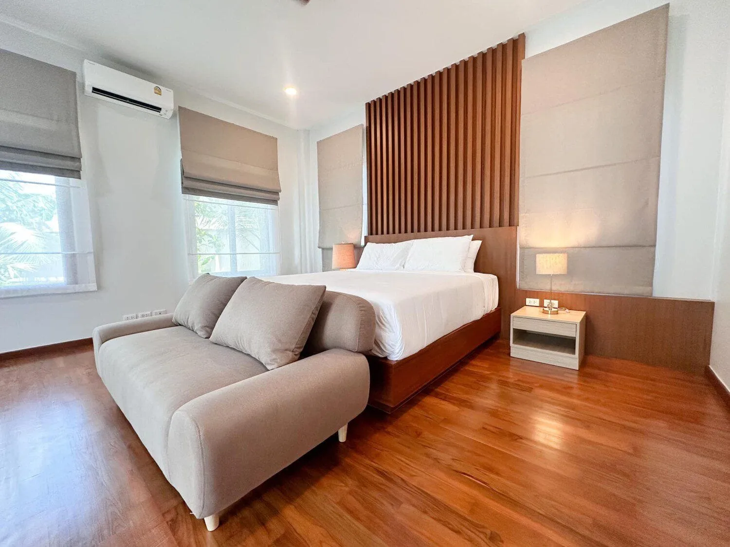 Stunning 4 Bedrooms Pool Villa For Rent , Cape Panwa, Phuket — Thumbnail 17