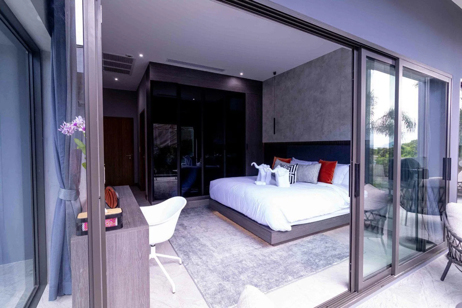 6 Bedrooms Modern Style with Sea View  Private Pool Villa in  Rawai Phuket — Thumbnail 2
