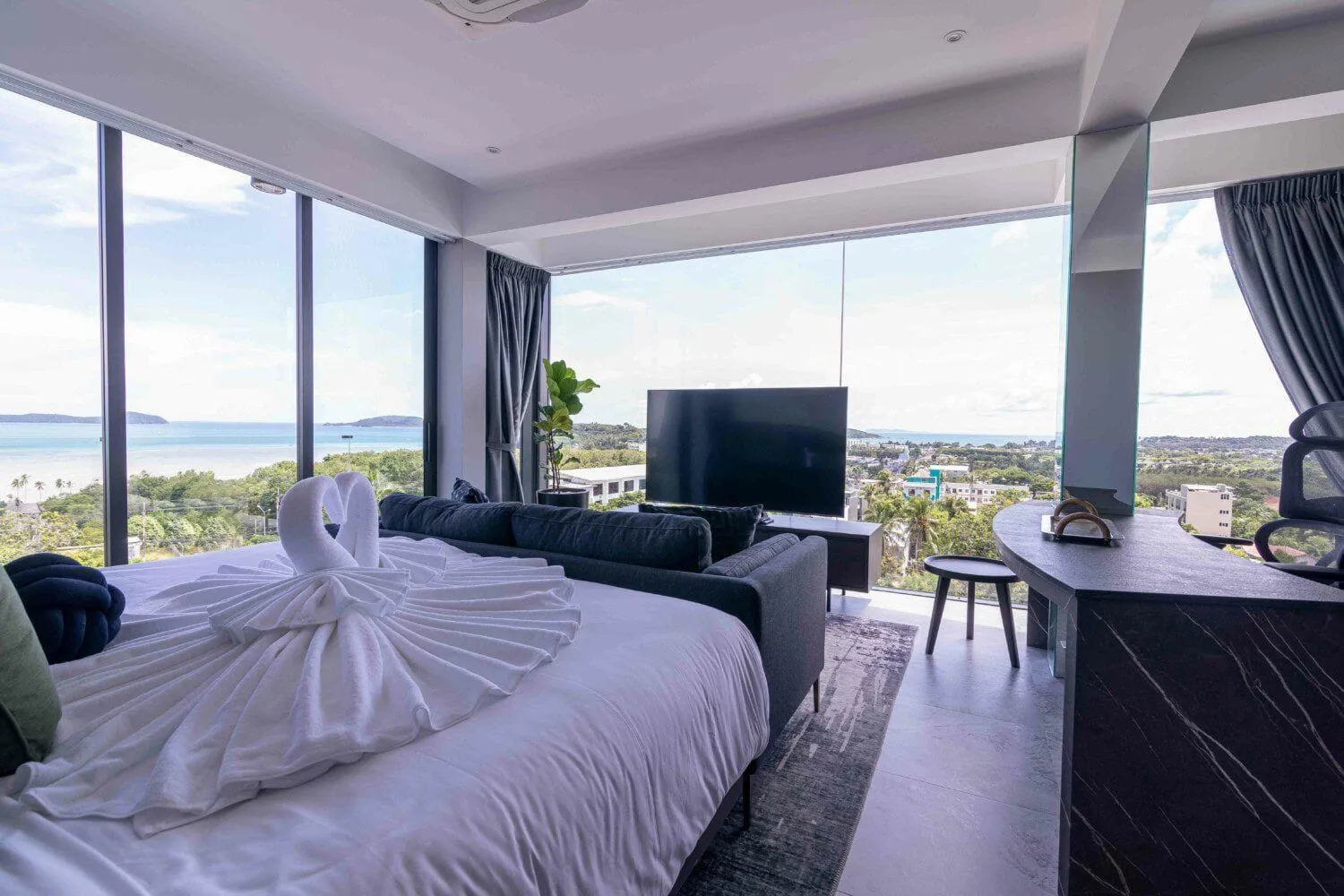 6 Bedrooms Modern Style with Sea View  Private Pool Villa in  Rawai Phuket — Thumbnail 12