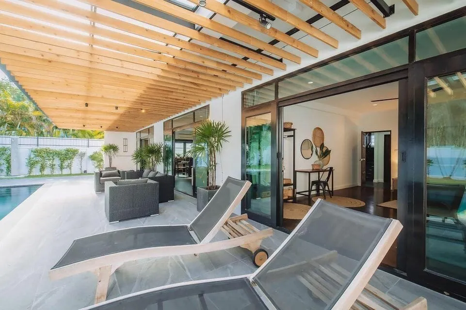 Private Pool Villa with 5 Bedrooms in Rawai Phuket — Thumbnail 16