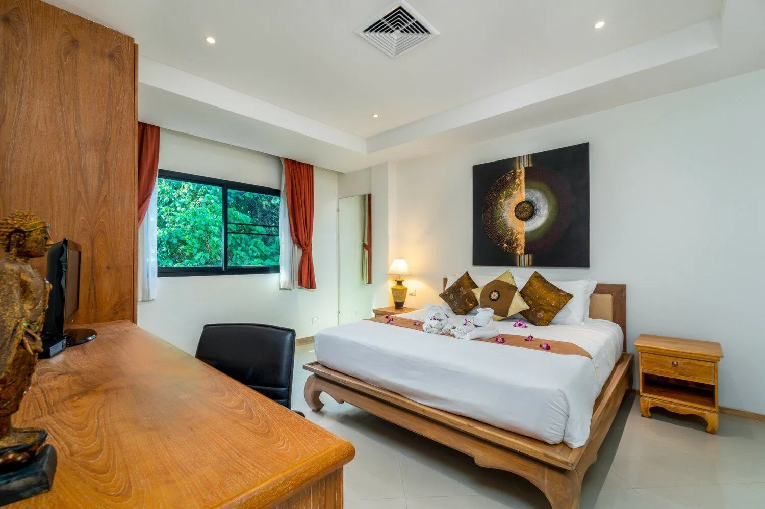 Penthouse 3 Bedrooms with Private Pool For Sale in Choeng Thale Phuket — Thumbnail 6
