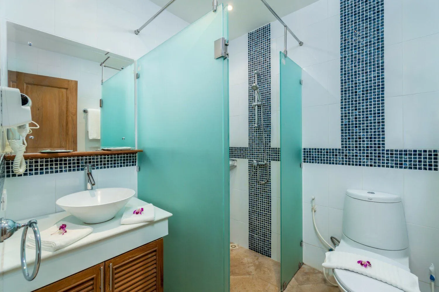 Penthouse 3 Bedrooms with Private Pool For Sale in Choeng Thale Phuket — Thumbnail 7