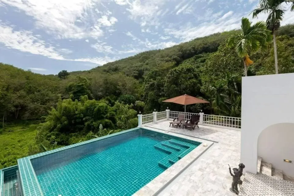 Grand 3-Bedroom Luxury Villa for Rent in Layan, Phuket – 5,600 sqm Tropical Estate — Thumbnail 4