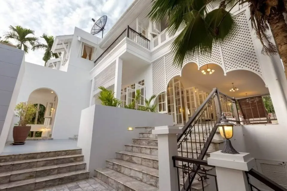 Grand 3-Bedroom Luxury Villa for Rent in Layan, Phuket – 5,600 sqm Tropical Estate — Thumbnail 7