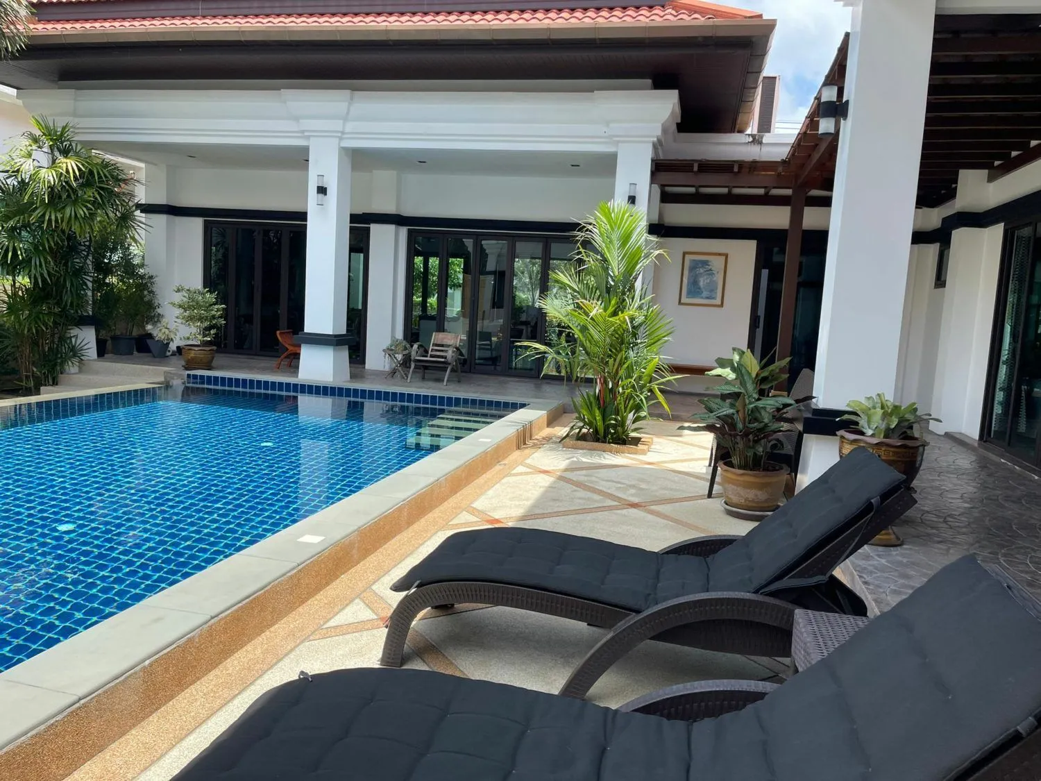 Exclusive 4 bedroom villa for rent in Choeng Thale — Thumbnail 4
