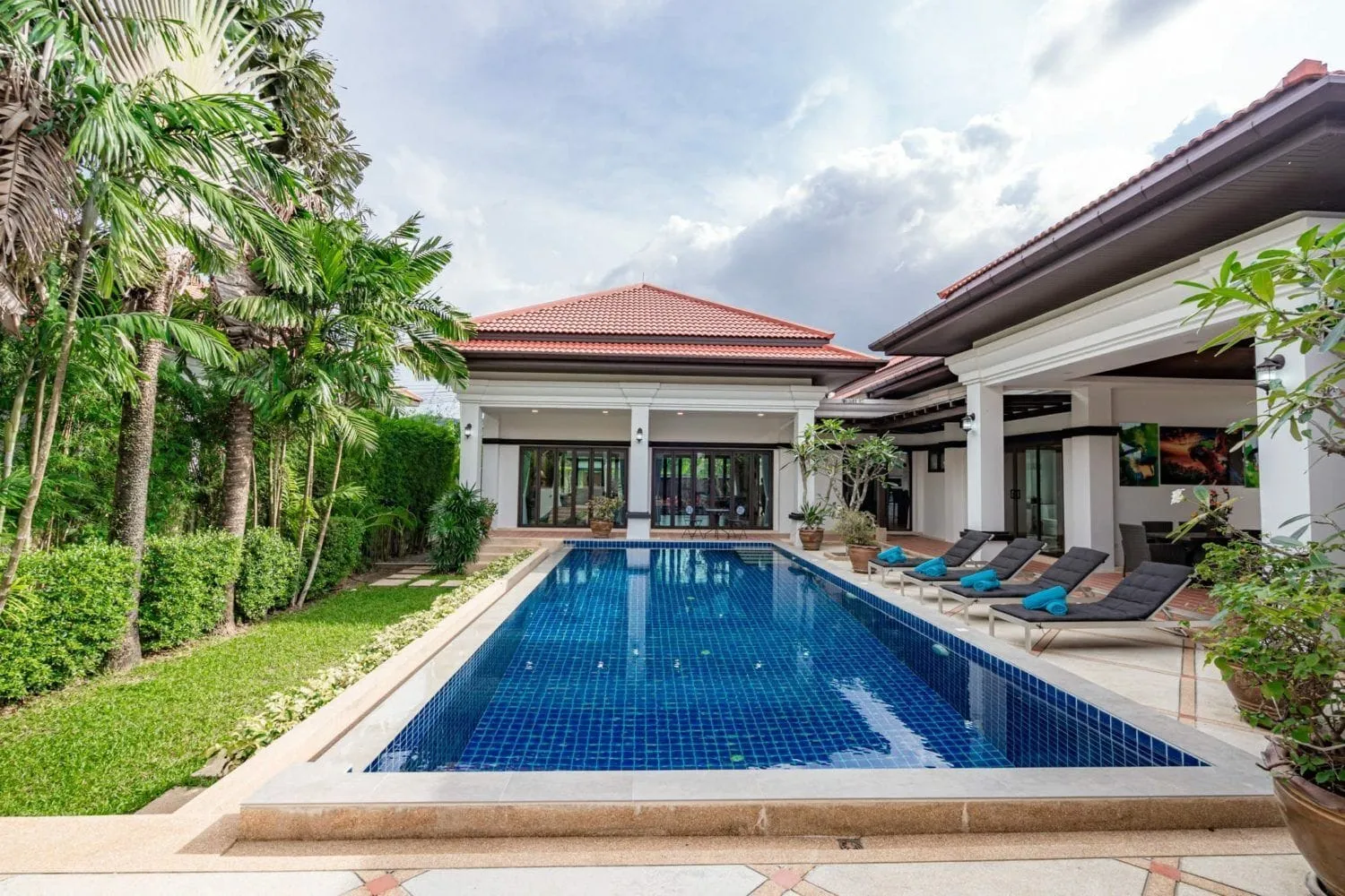 Luxury 4 bedroom villa for rent in Choeng Thale — Thumbnail 3