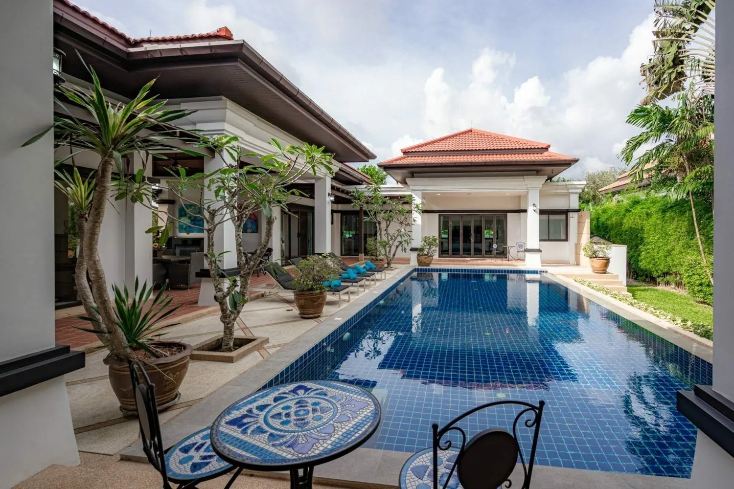 Luxury 4 bedroom villa for rent in Choeng Thale — Thumbnail 4