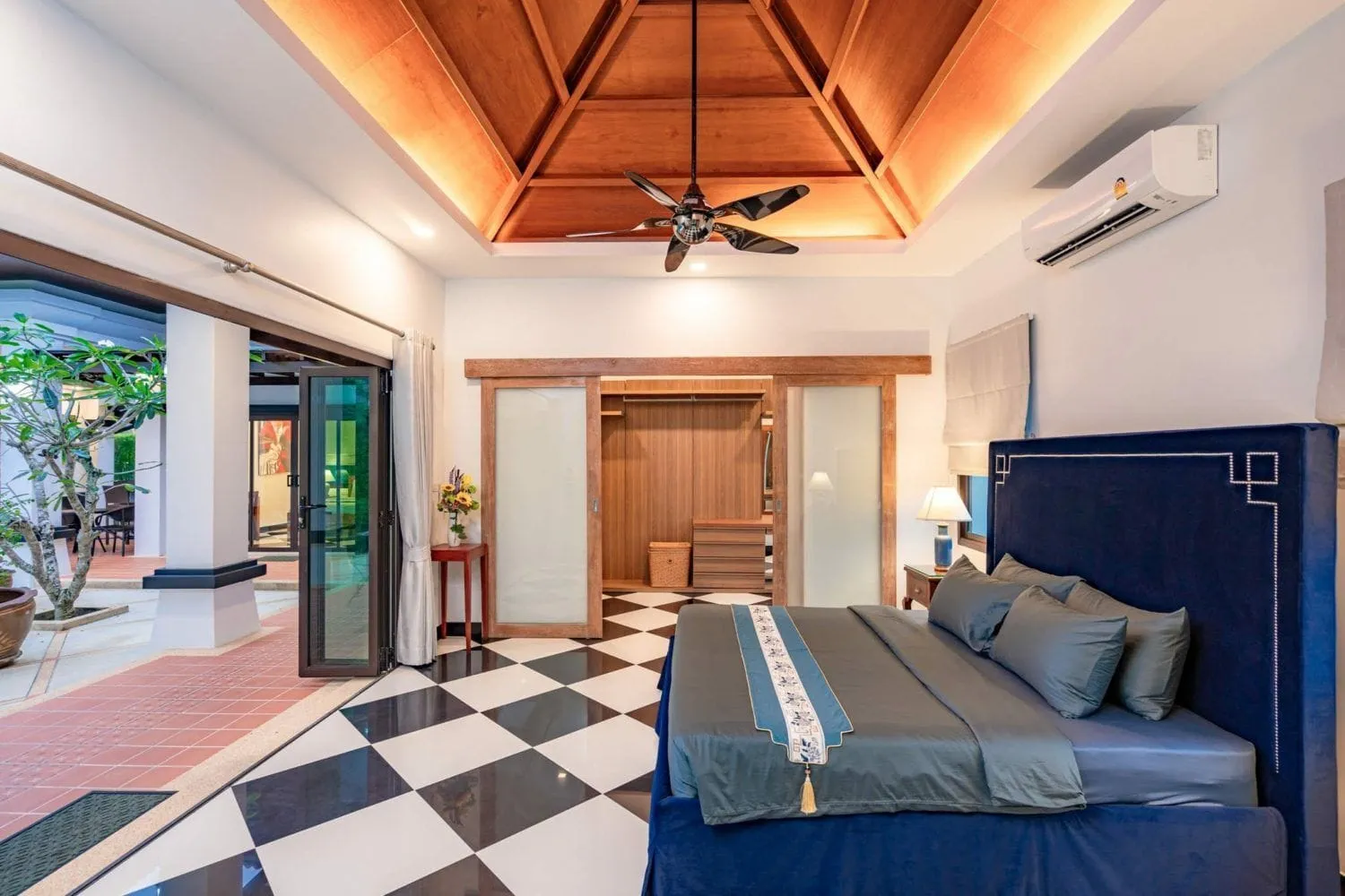 Luxury 4 bedroom villa for rent in Choeng Thale — Thumbnail 17