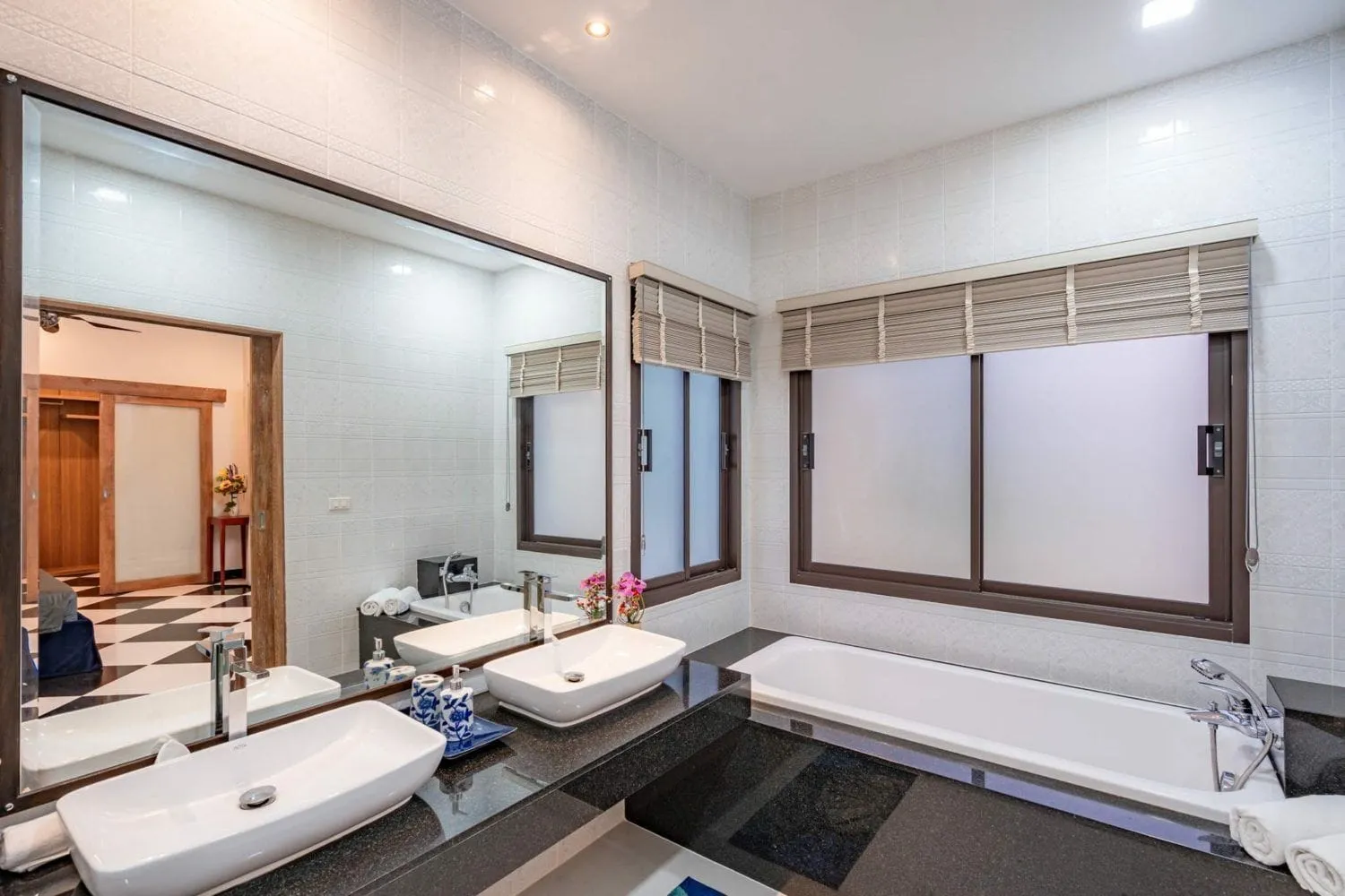 Luxury 4 bedroom villa for rent in Choeng Thale — Thumbnail 19
