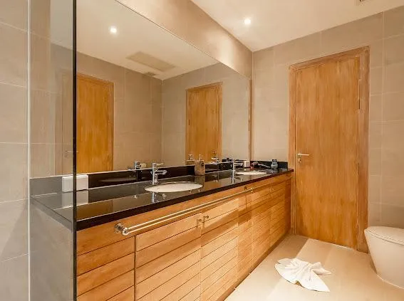 3 Bedrooms 600 sqm. With Private Pool For Sale In Bangtao Phuket — Thumbnail 2