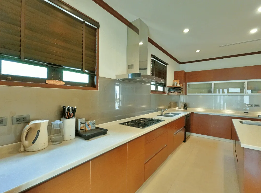 Exclusive 4 Bedroms and Office Rooms Villa 1300 Sqm. With Private Pool For Sale In Bangtao Phuket — Thumbnail 15