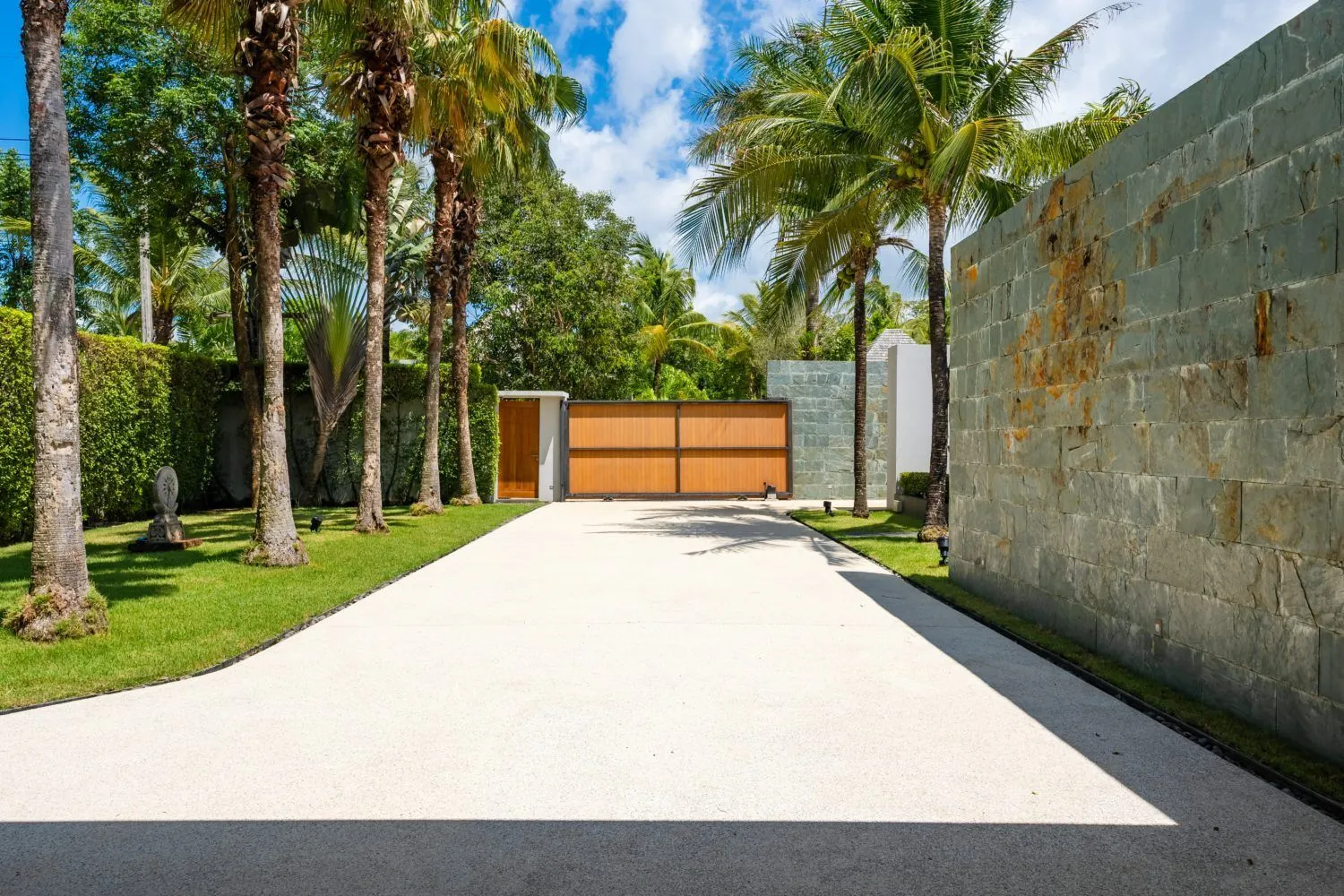 4 Bedrooms Villa 1537 sqm. With Private Pool For Sale In Choeng Thale Phuket — Thumbnail 4