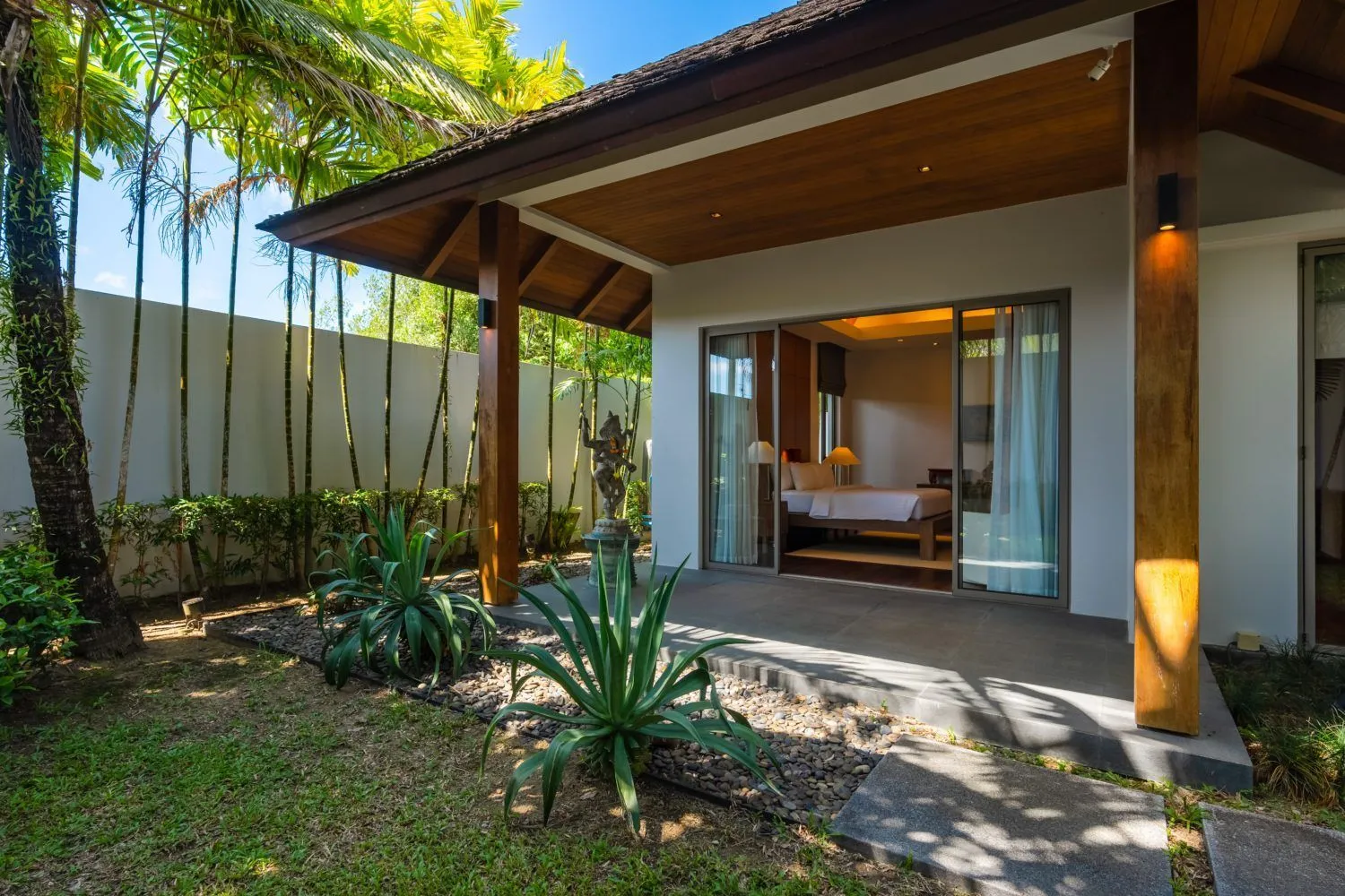4 Bedrooms Villa 1537 sqm. With Private Pool For Sale In Choeng Thale Phuket — Thumbnail 6