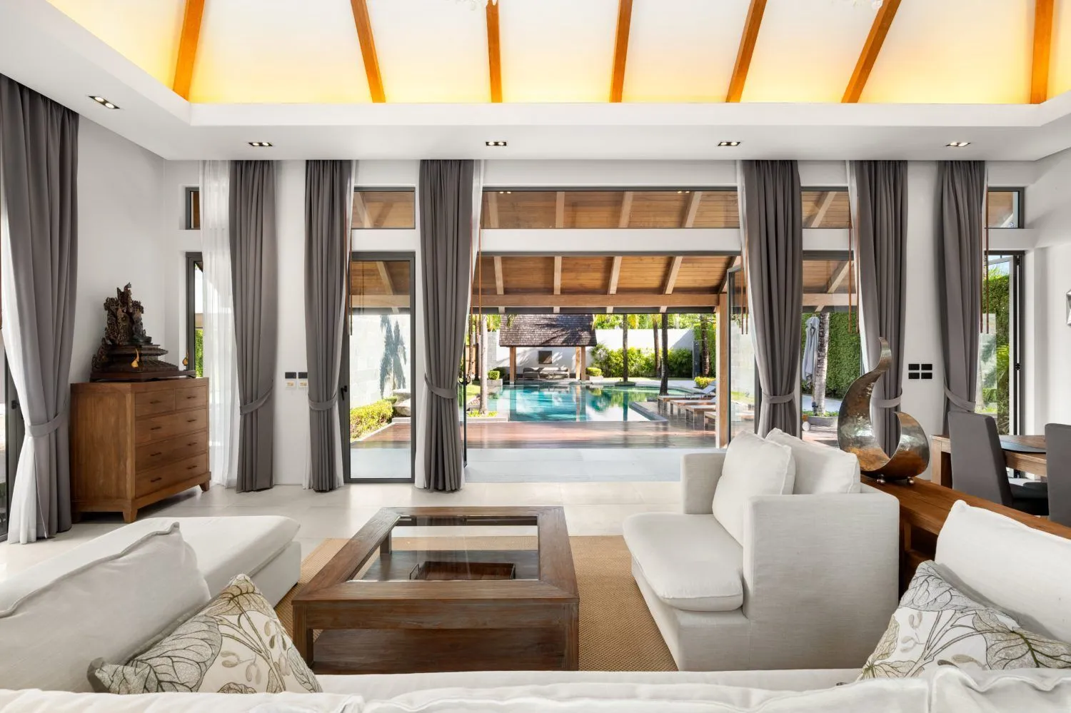 4 Bedrooms Villa 1537 sqm. With Private Pool For Sale In Choeng Thale Phuket — Thumbnail 12