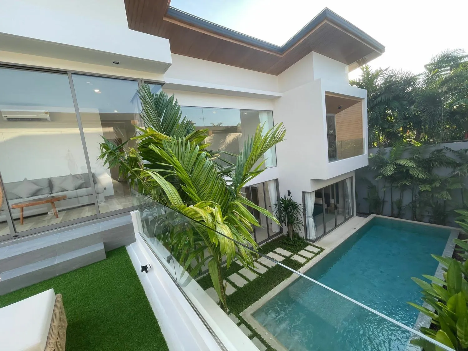 3 Bedrooms 3.5 Bathrooms With Private Pool For Sale In Choeng Thale Phuket — Thumbnail 4