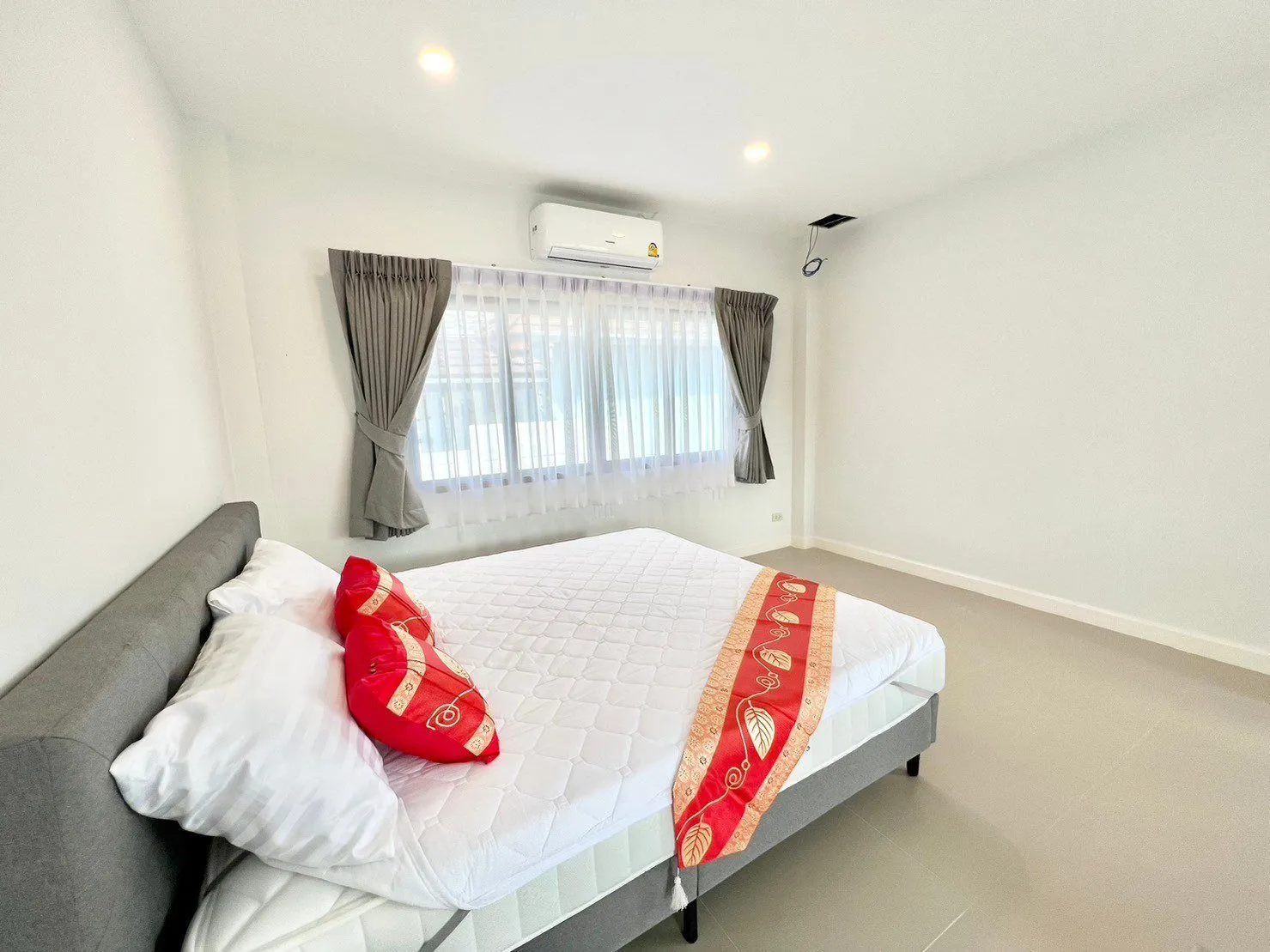 Luxury 4 bedrooms villa for rent in Choeng Thale — Thumbnail 11