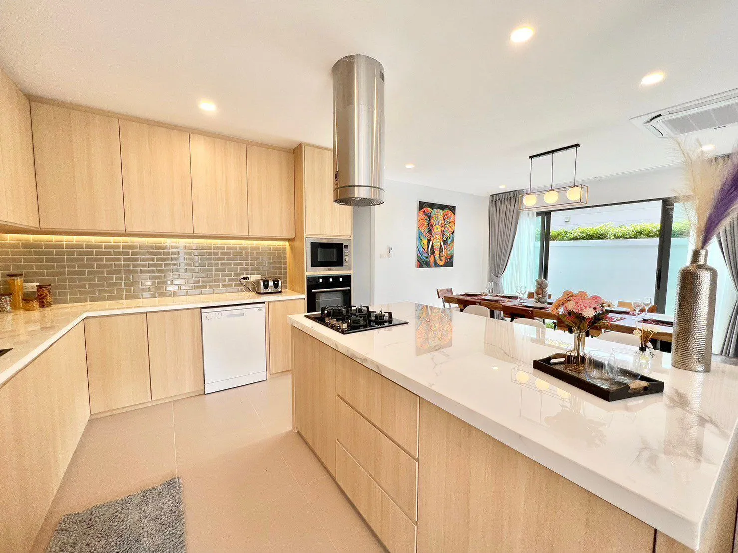 Luxury 4 bedrooms villa for rent in Choeng Thale — Thumbnail 17