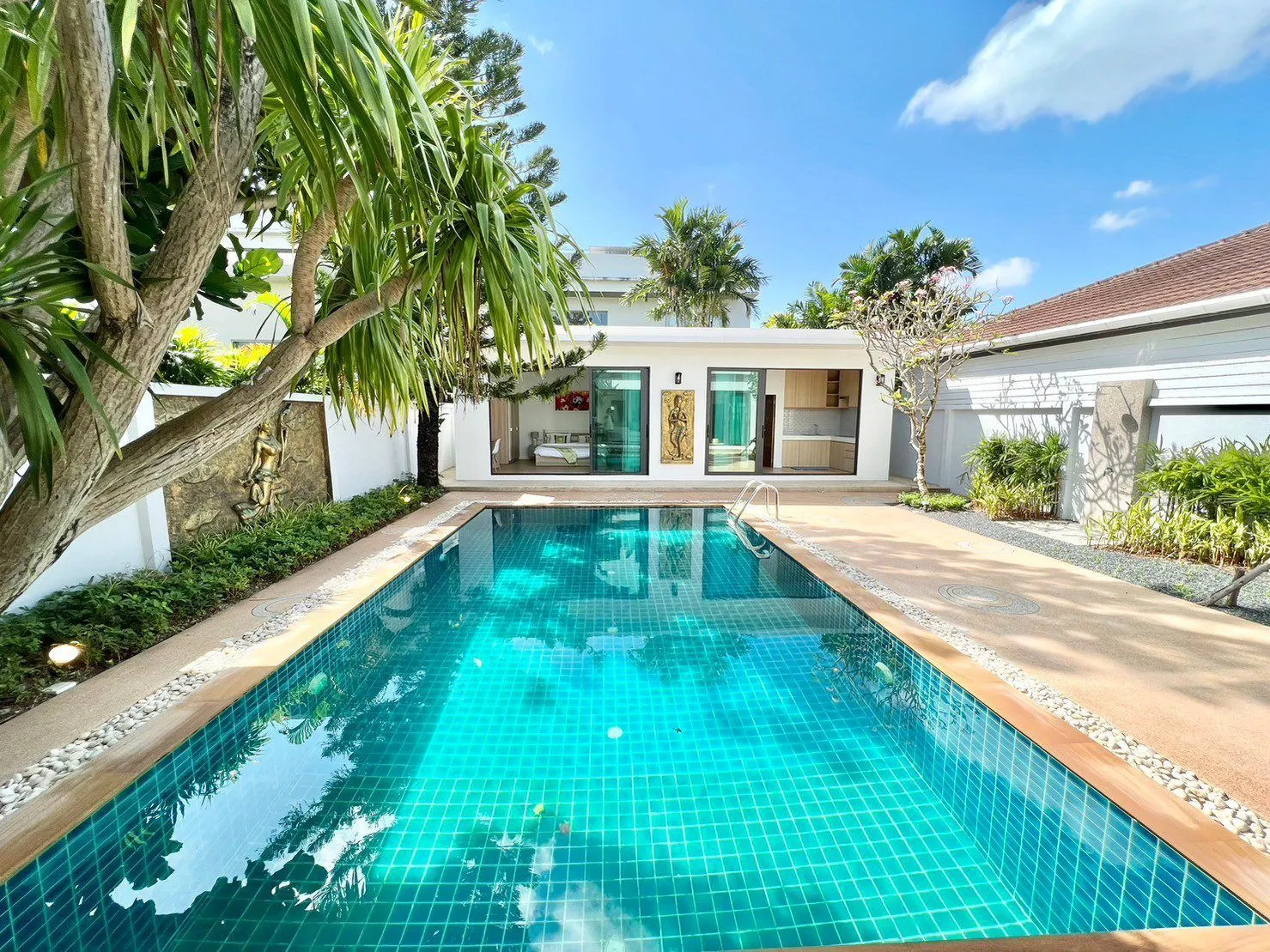 Luxury 4 bedrooms villa for rent in Choeng Thale — Thumbnail 21