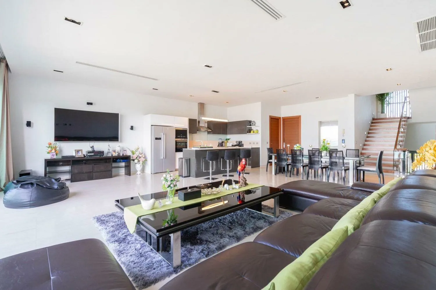 Seaview 5 bedrooms villa with private pool for rent in Rawai — Thumbnail 7