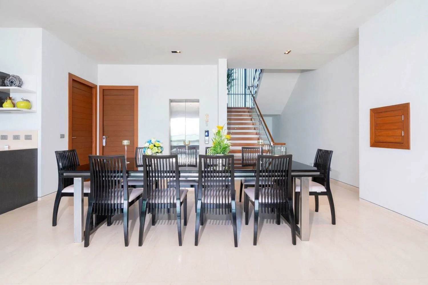 Seaview 5 bedrooms villa with private pool for rent in Rawai — Thumbnail 10