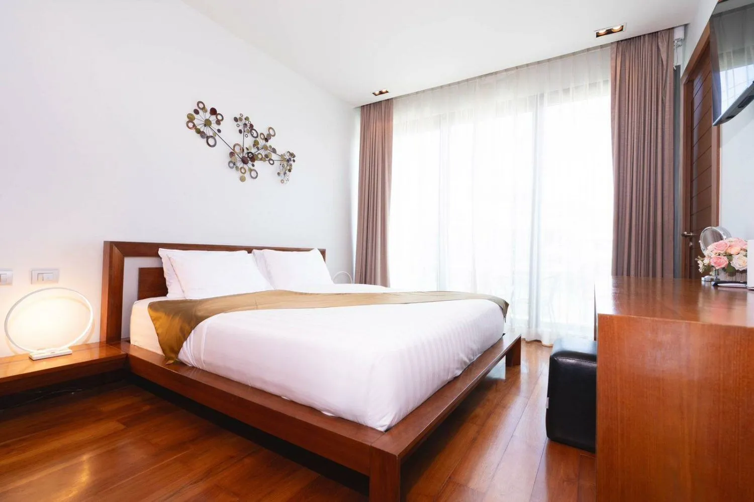 Seaview 5 bedrooms villa with private pool for rent in Rawai — Thumbnail 12