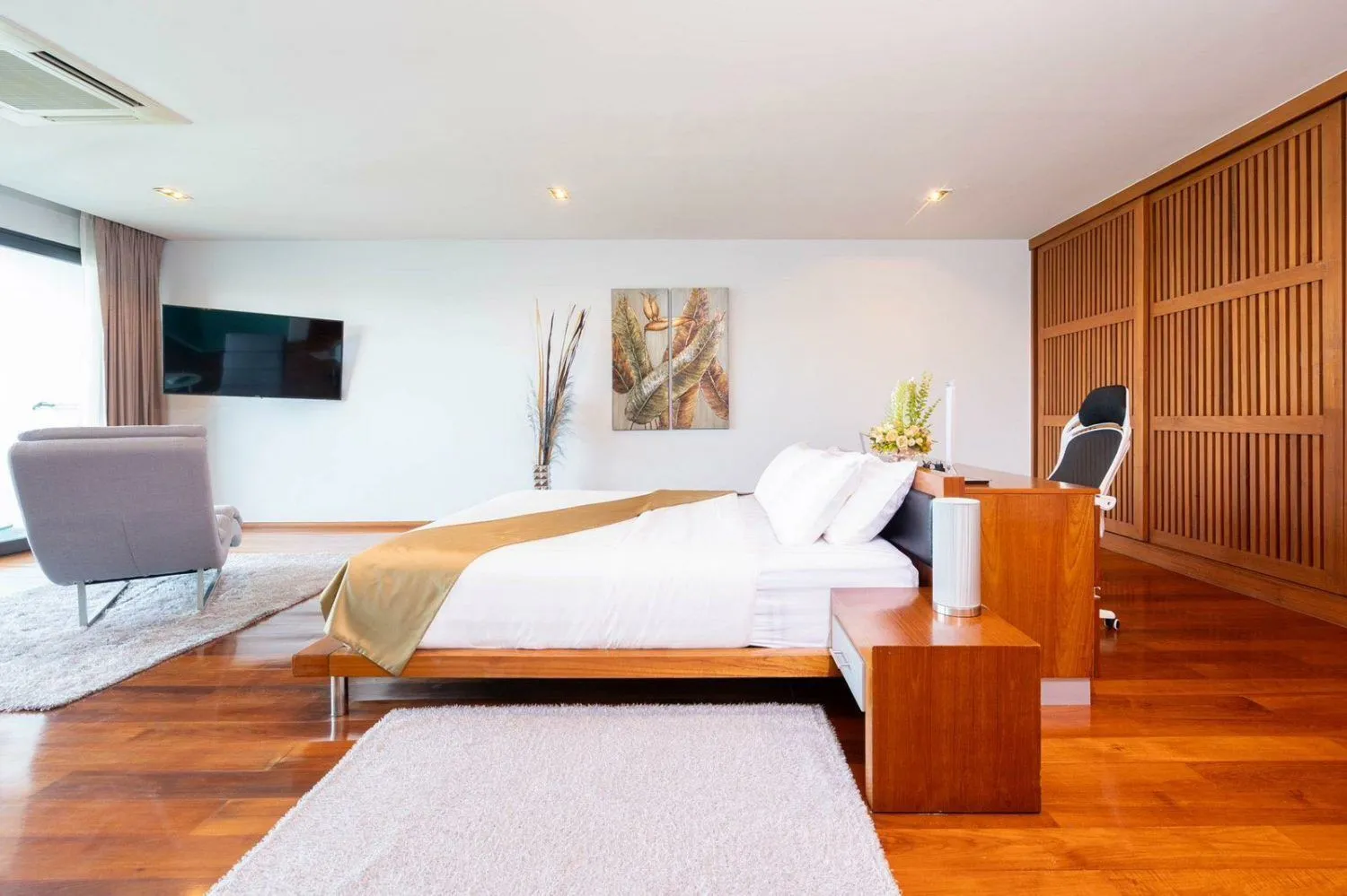 Seaview 5 bedrooms villa with private pool for rent in Rawai — Thumbnail 15