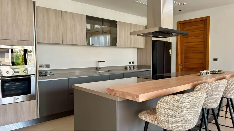 Spacious 1400 sqm Botanica 5 bedrooms with private pool for rent in Choeng Thale,Thalang — Thumbnail 2