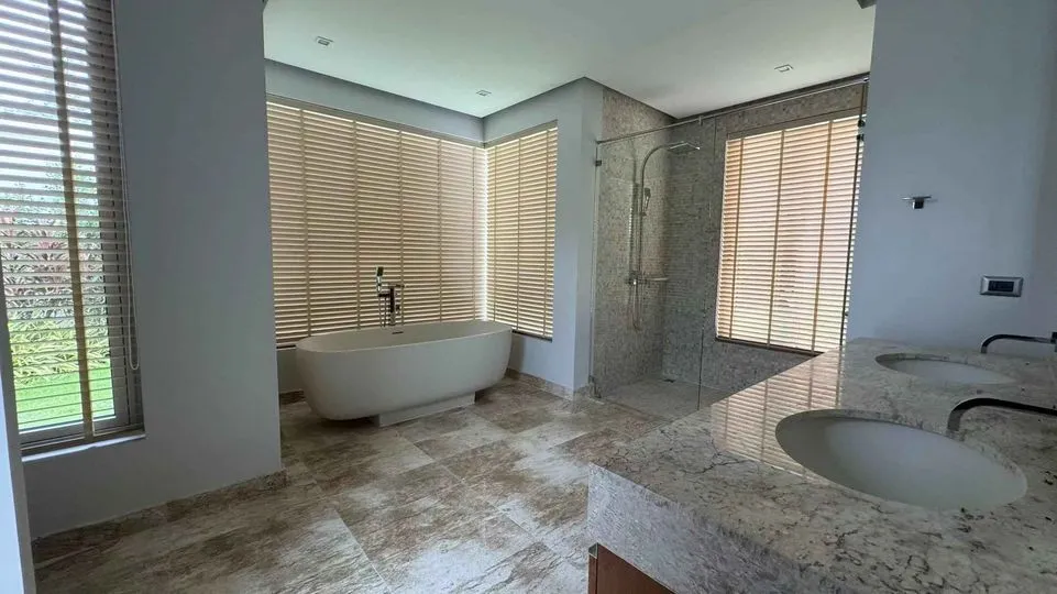 Spacious 1400 sqm Botanica 5 bedrooms with private pool for rent in Choeng Thale,Thalang — Thumbnail 16