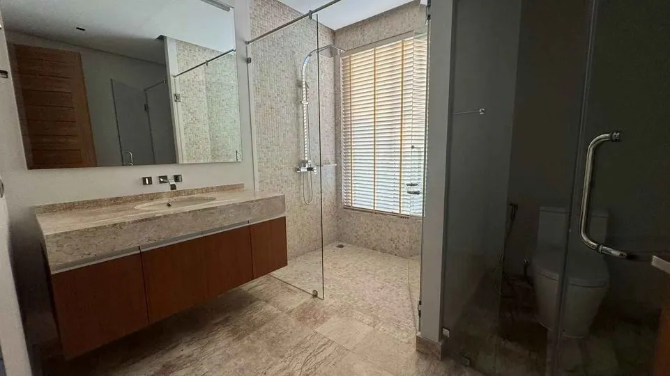 Spacious 1400 sqm Botanica 5 bedrooms with private pool for rent in Choeng Thale,Thalang — Thumbnail 19