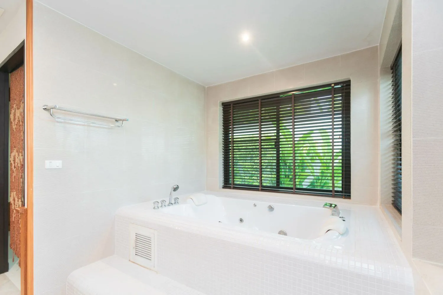 2 bedrooms villa for rent in Choeng Thale — Thumbnail 10