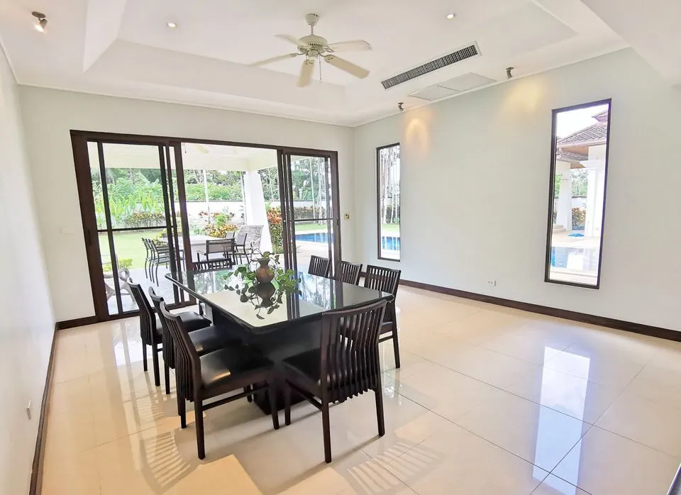 Large garden 5 bedrooms villa for rent in Thalang — Thumbnail 10