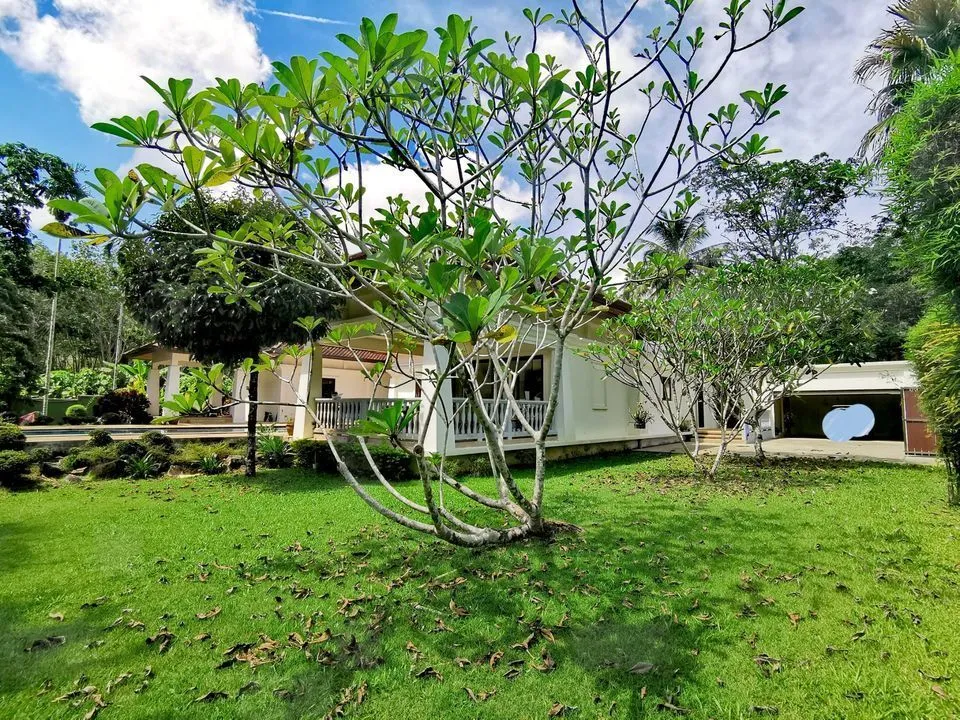 Large garden 5 bedrooms villa for rent in Thalang — Thumbnail 16