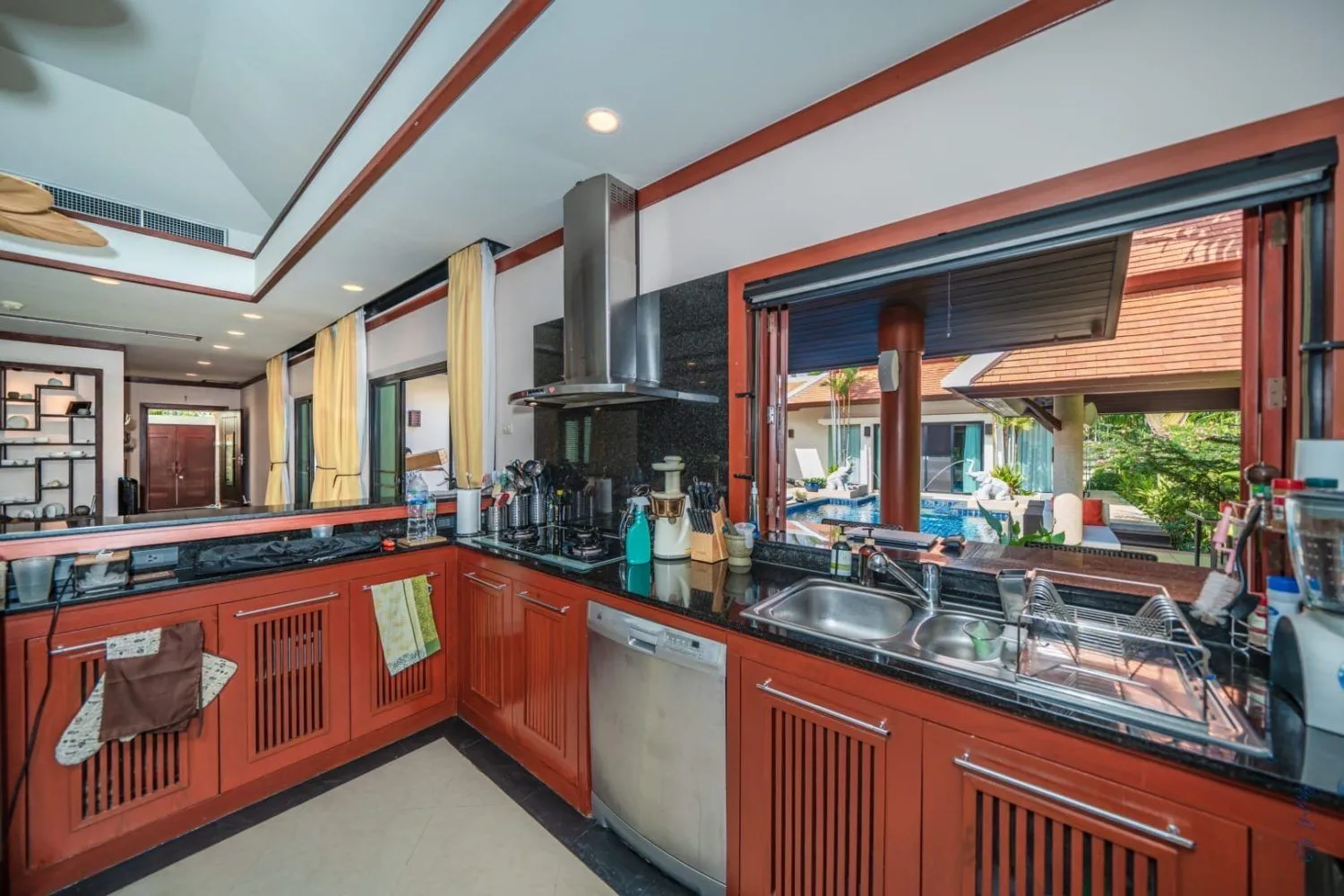 Baan Bua 4 Bedrooms Luxury Villa With Private Pool For Sale In Nai Harn-Rawai Phuket — Thumbnail 3