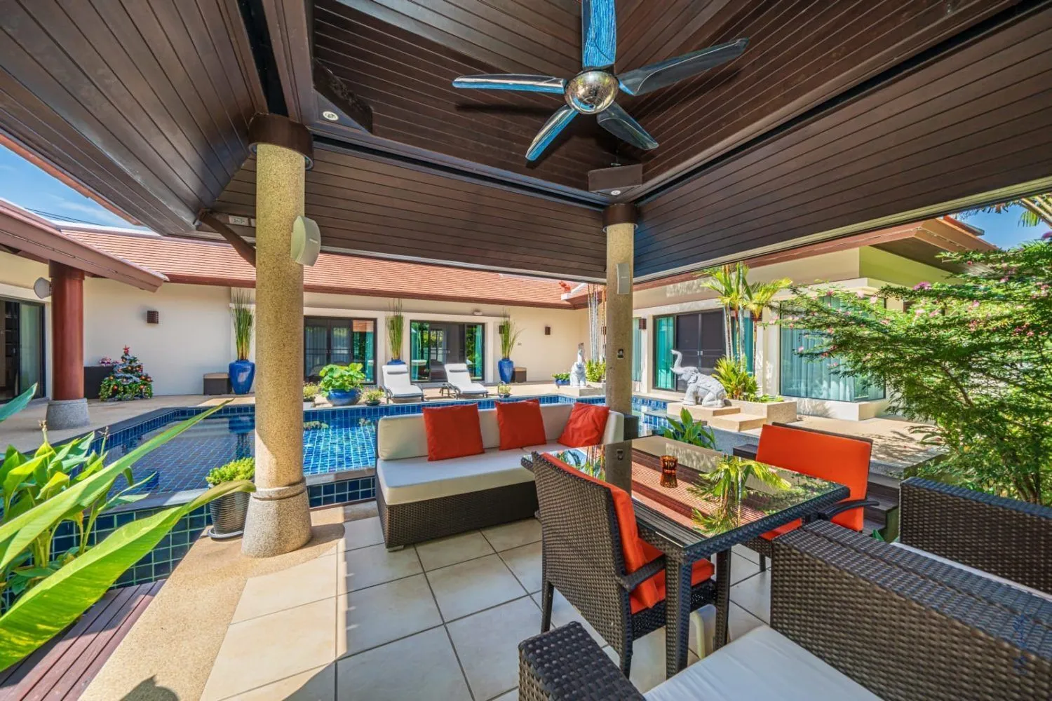 Baan Bua 4 Bedrooms Luxury Villa With Private Pool For Sale In Nai Harn-Rawai Phuket — Thumbnail 8