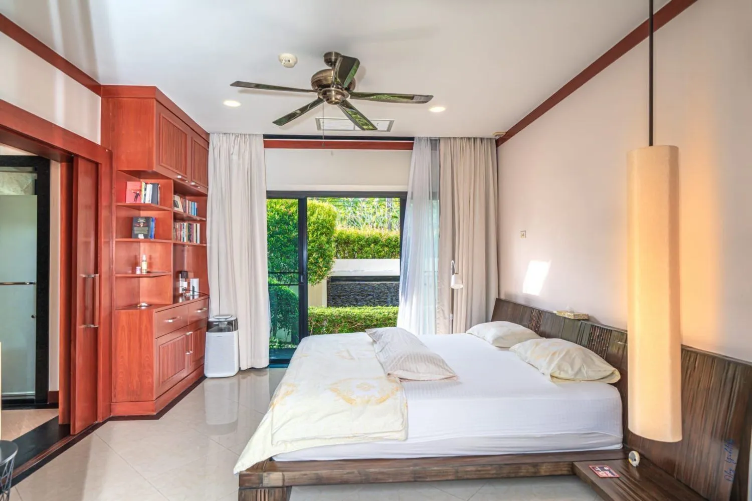 Baan Bua 4 Bedrooms Luxury Villa With Private Pool For Sale In Nai Harn-Rawai Phuket — Thumbnail 14