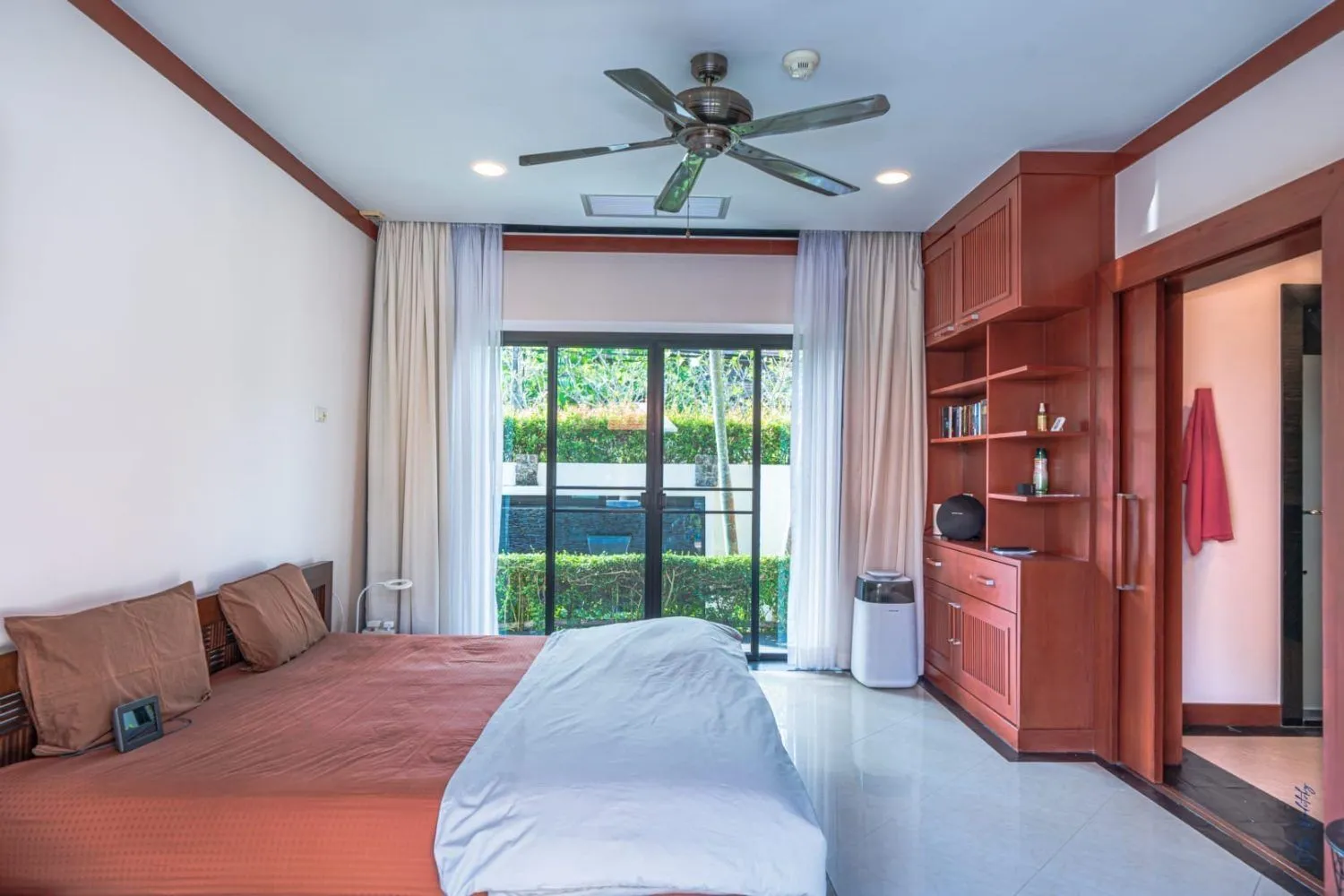 Baan Bua 4 Bedrooms Luxury Villa With Private Pool For Sale In Nai Harn-Rawai Phuket — Thumbnail 15