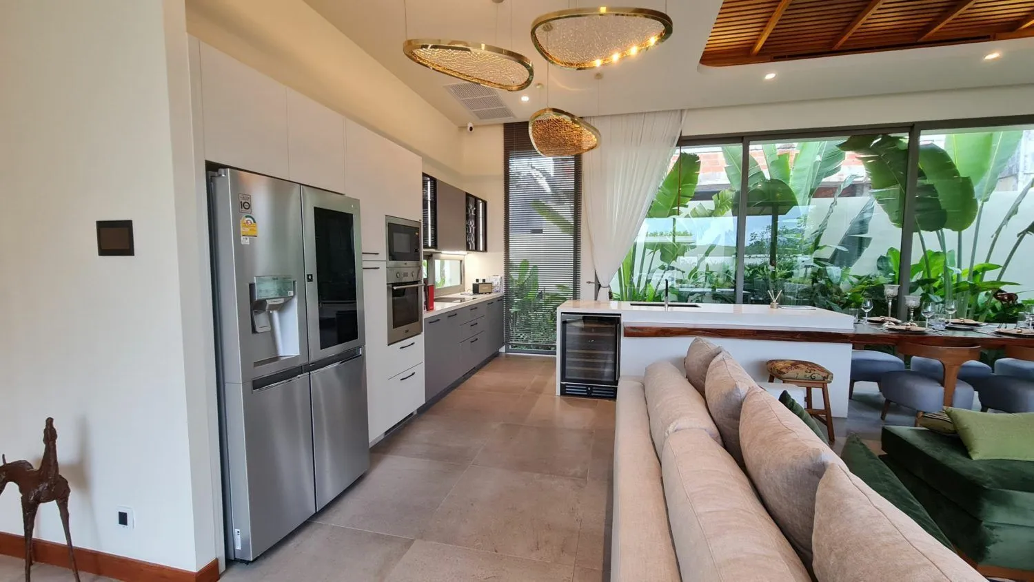 3 Bedrooms Villa 528.5 Sqm. With Private Pool For Sale In Choeng Thale  Phuket — Thumbnail 2