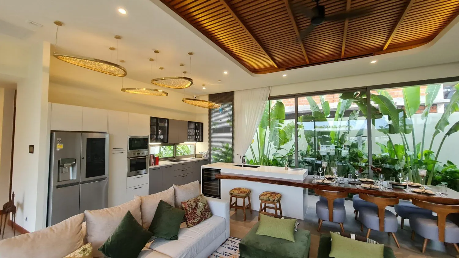 3 Bedrooms Villa 528.5 Sqm. With Private Pool For Sale In Choeng Thale  Phuket — Thumbnail 12
