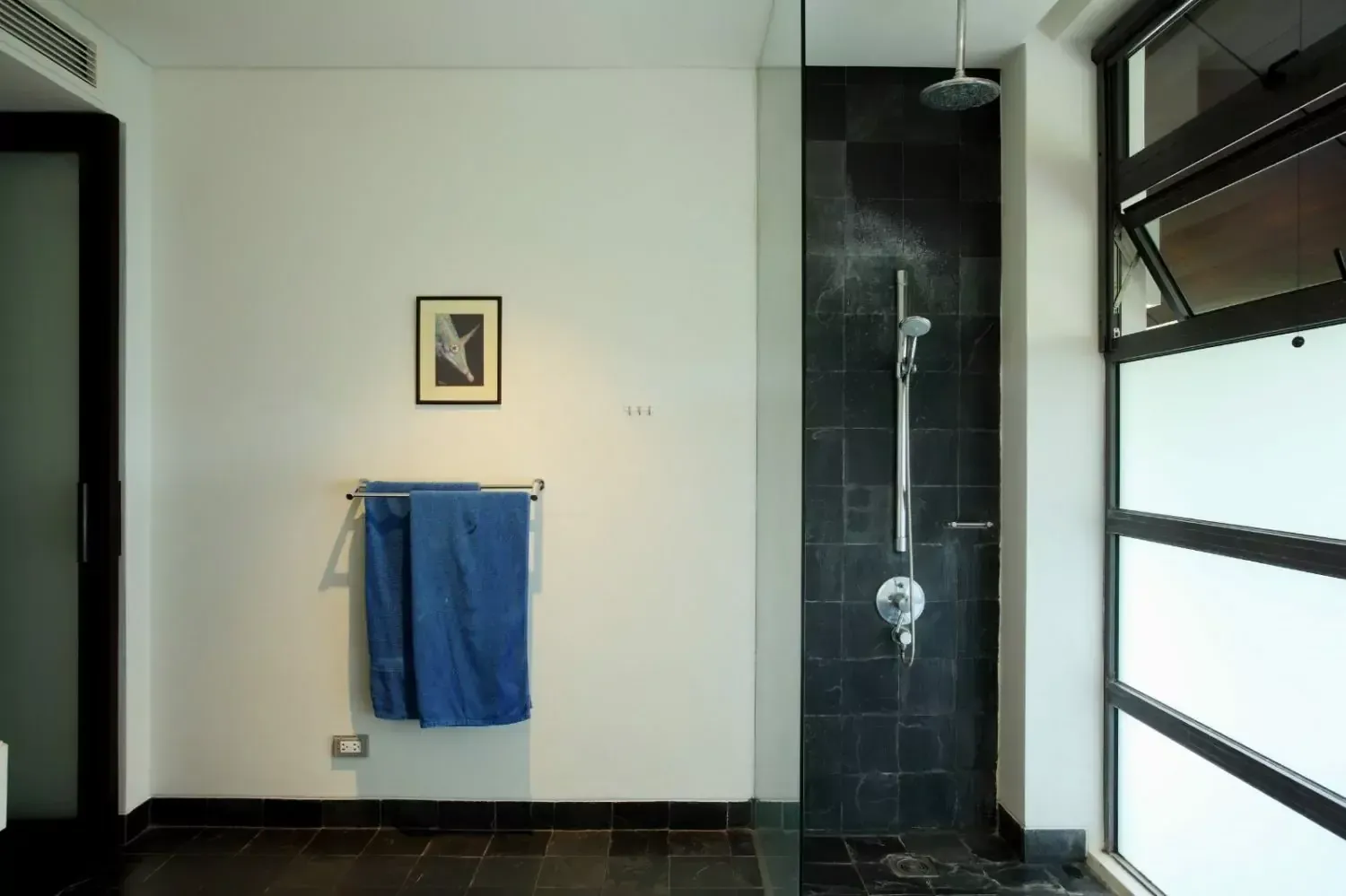 Private Pool Villa For Rent, walking distance to the beach, Choeng Thale,  Phuket — Thumbnail 9
