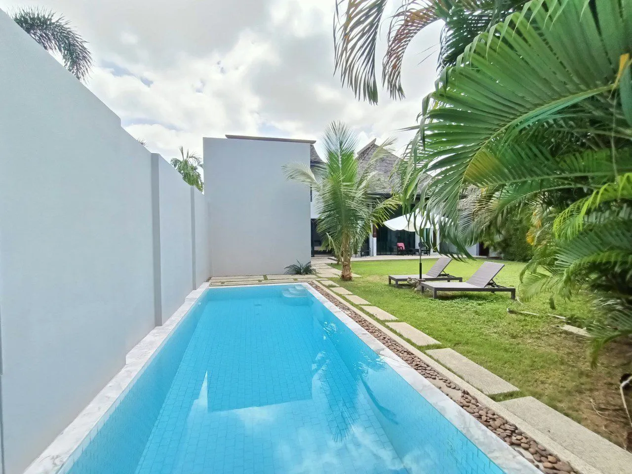 Boutique Pool Villa 3 Bedrooms 360.80 Sqm. With Private Pool For Sale In Choeng Thale Phuket — Thumbnail 11