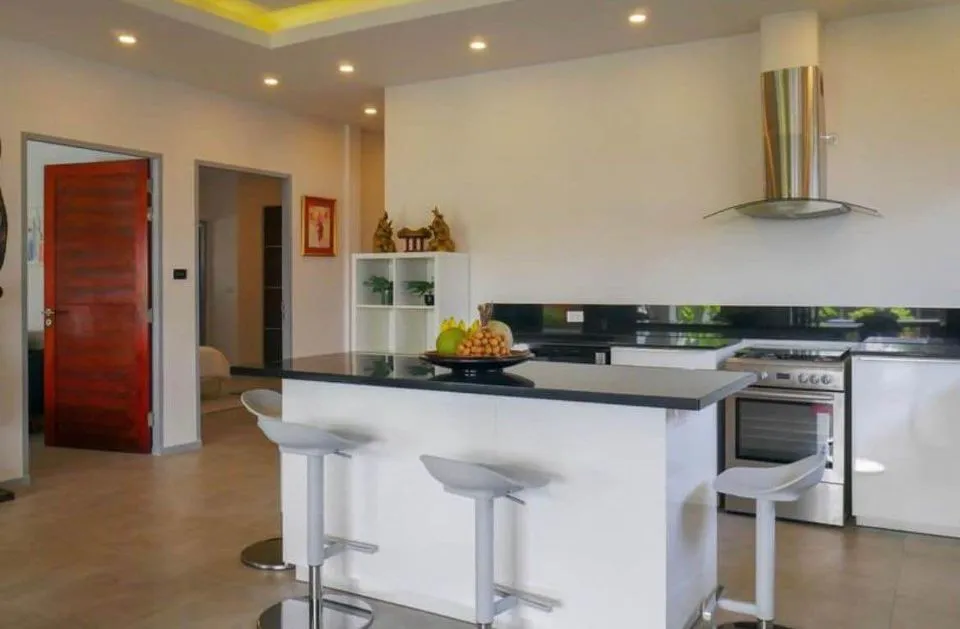 Beautiful 3 bedrooms with private pool for sale close to Layan Beach — Thumbnail 7