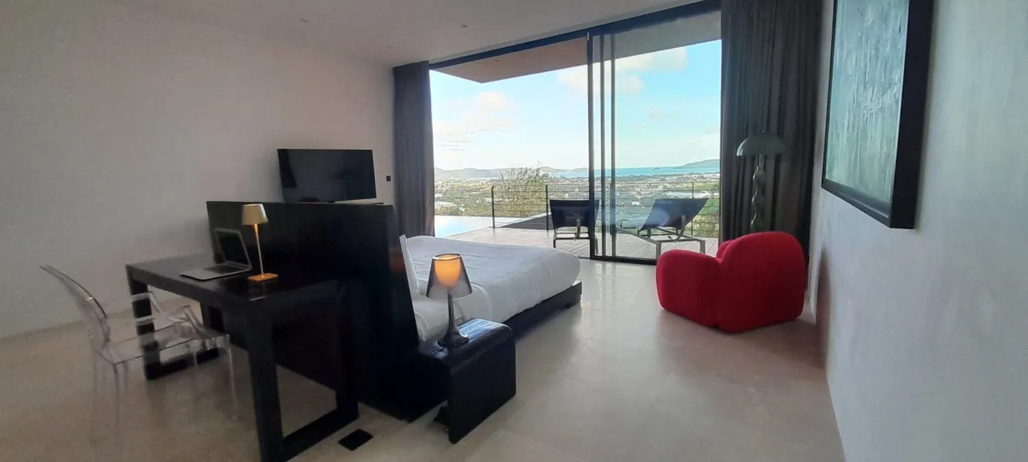 5 Bedrooms Modern Villa for Rent | Breathtaking Chalong Bay Views, Phuket — Thumbnail 10