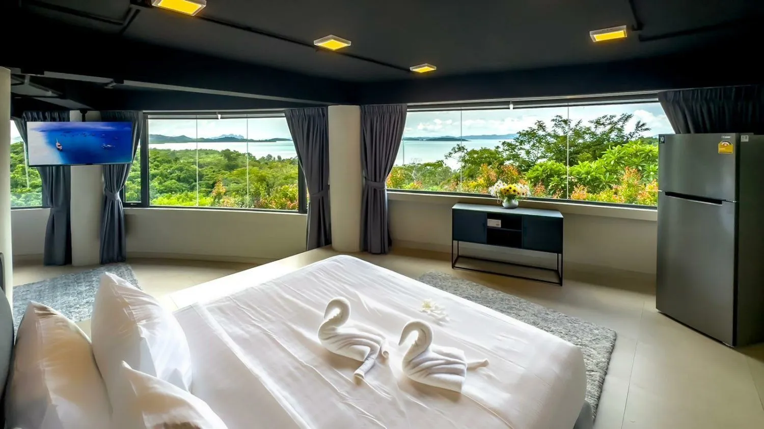 Stunning Sea View Villa for Sale in Pa Khlok, Phuket — Thumbnail 11