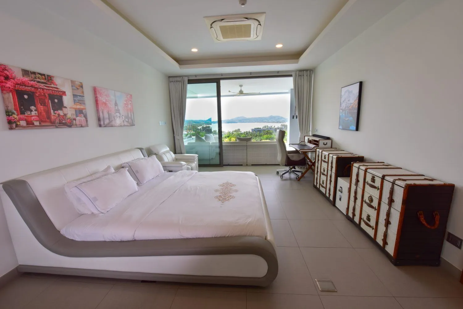 Luxurious Sea View Condo for Sale at Andamaya, Surin Bay, Phuket — Thumbnail 5