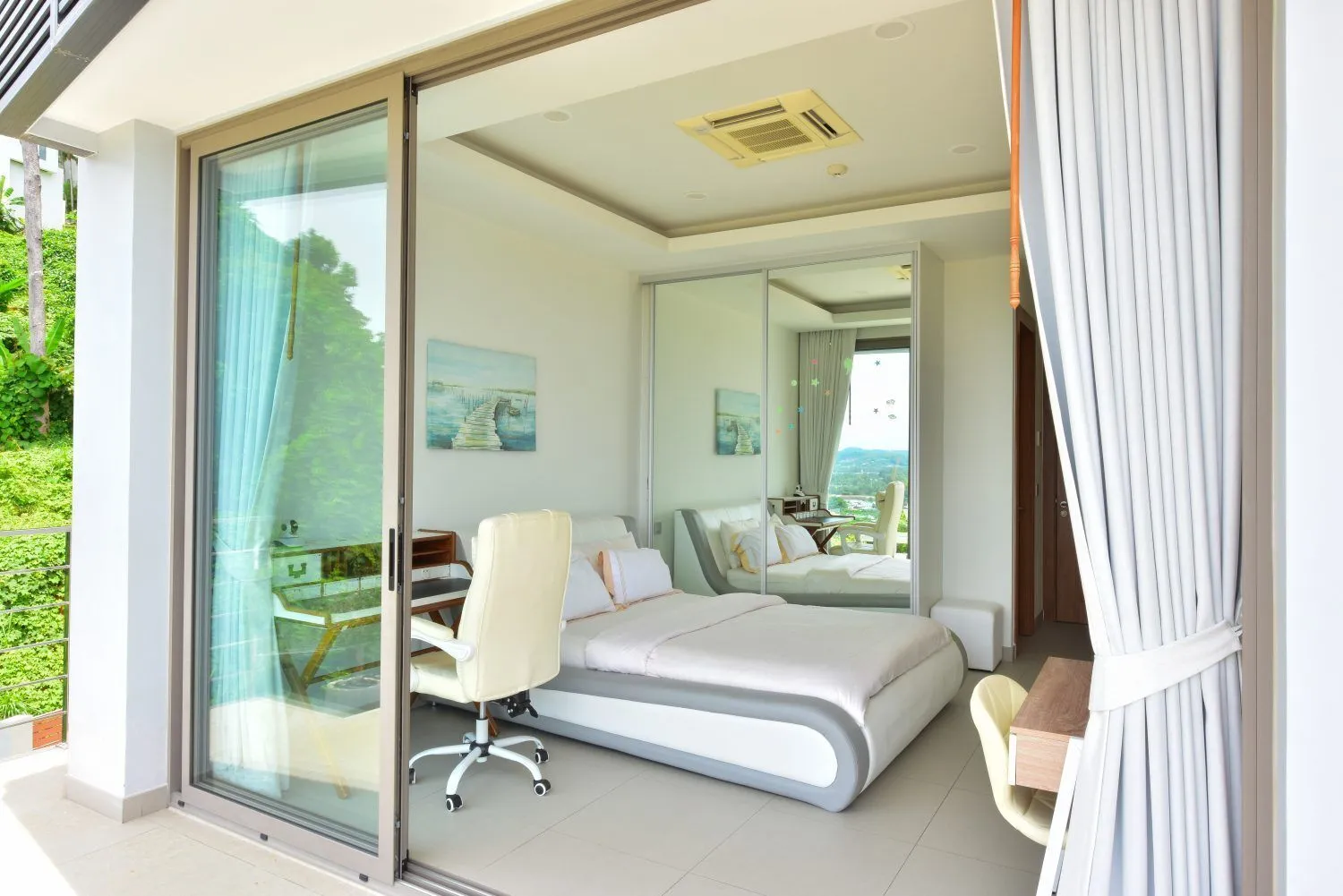Luxurious Sea View Condo for Sale at Andamaya, Surin Bay, Phuket — Thumbnail 7