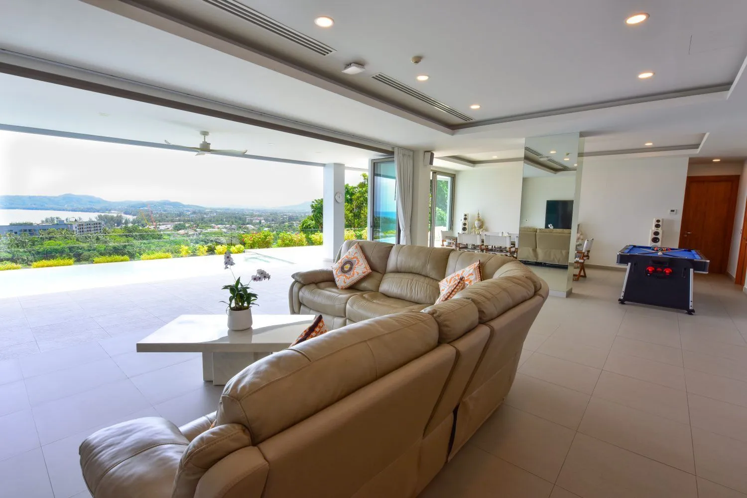 Luxurious Sea View Condo for Sale at Andamaya, Surin Bay, Phuket — Thumbnail 13